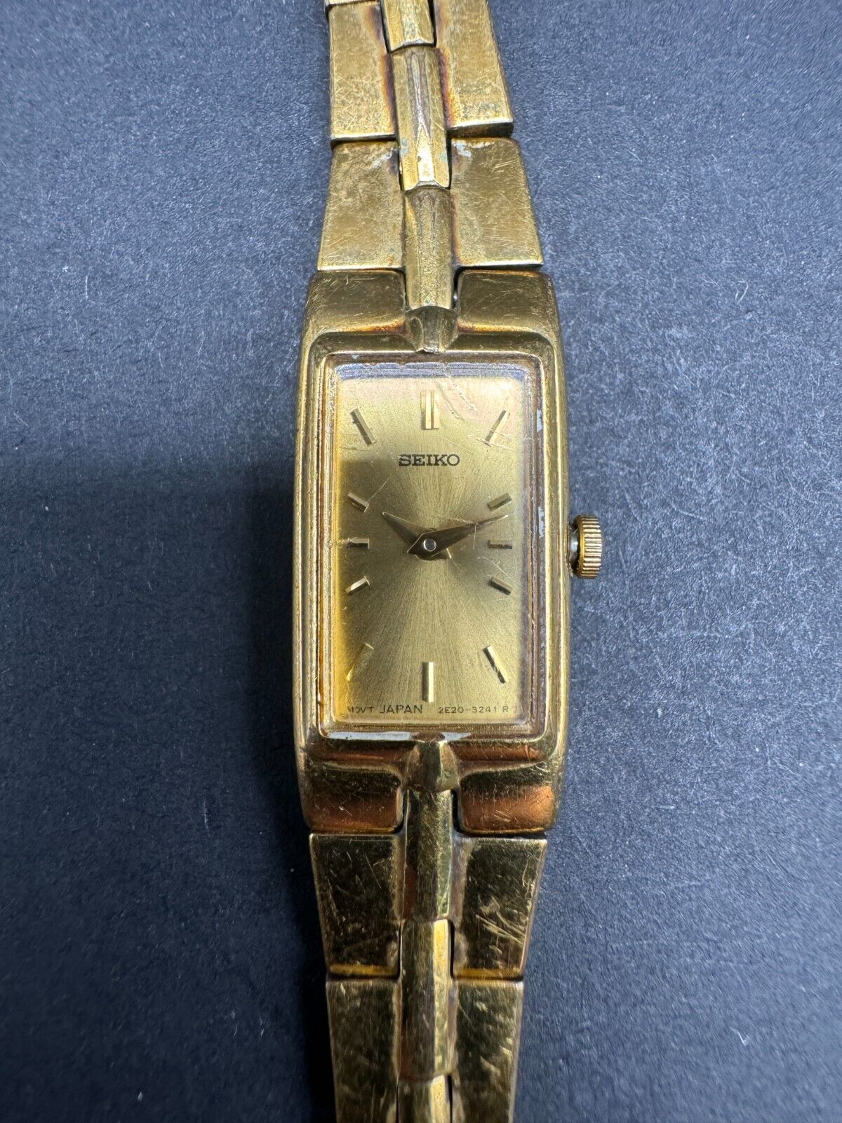 Vintage SEIKO 2E20-7479 Women's Rectangular Slim Gold-Tone Vintage SEIKO 2E20-7479 Women's Rectangular Slim Gold-Tone