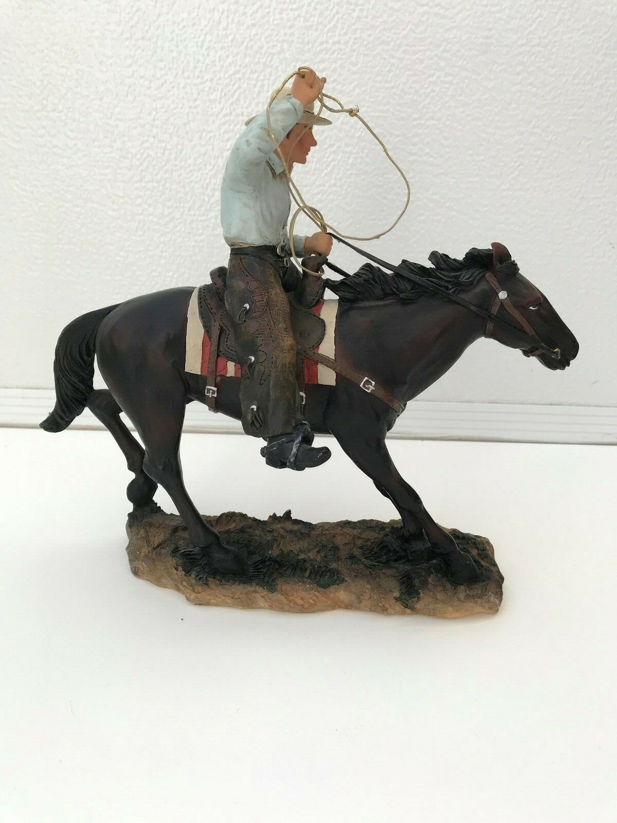 In Hot Pursuit Home Interiors Horse & Cowboy with Lariat Roping 2002 Resin