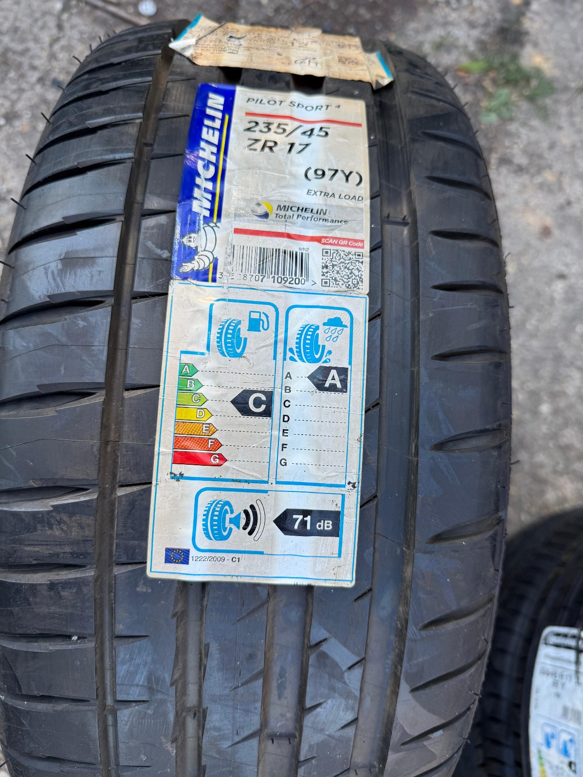 New 235 45 17 Michelin, Pilot Sport 4, XL, 97Y, x1 Tyre (F1_tyres) L3751