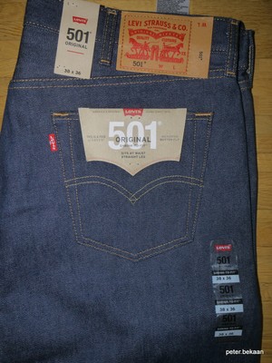 Levis Jeans Shrink Dark Blue Denim BNWT 