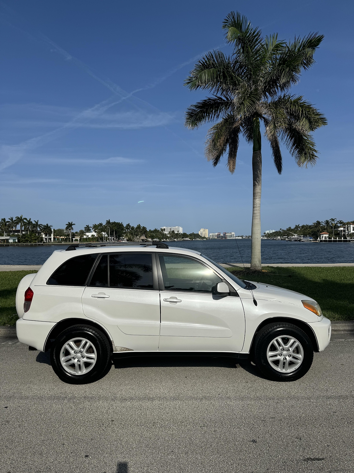 2003 TOYOTA RAV4 ONLY 49K MILES NON SMOKER HIGHLANDER VENZA 4RUNNER MUST SELL!