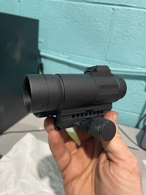 Aimpoint CompM4s Red Dot Sight  #k4573460 uses  AA Batteries included