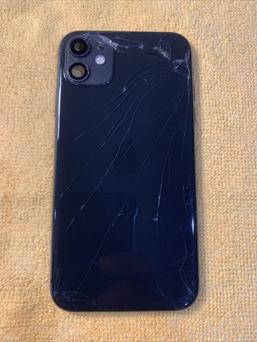 Apple iPhone 11 ブラック 本体 前面、背面ひびあり iPhone11 本体 64GB ブラック 画面割れ有り Apple iPhone 11