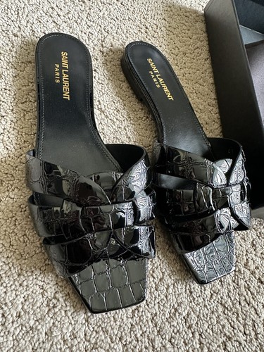 サンダル・ミュール Saint Laurent Tribute Slide Sandals In Patent Leather SAINT LAURENT Tribute woven patent-leather slides | NET-A-PORTER