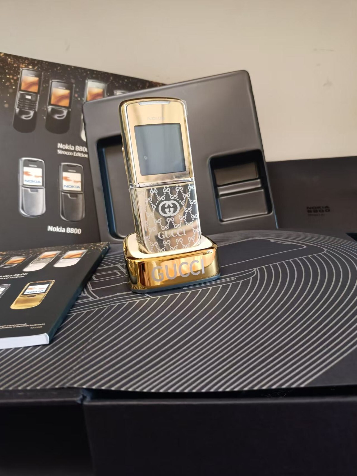 Nokia 8800 Gold Edition SIMフリー Nokia 8800 Gold Golden Arte Sim Free 3G GSM Mobile Phone 4GB