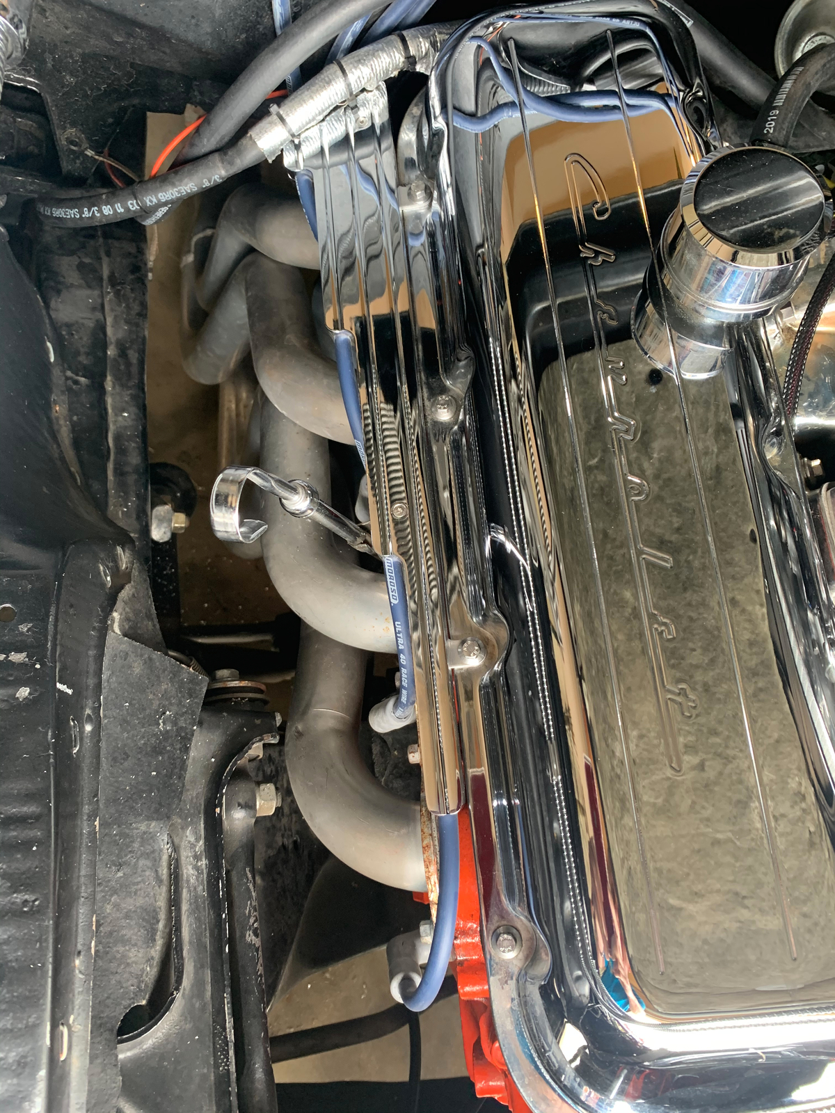 Universal Chrome Aluminum Ball Milled Spark Plug Wire Looms Holder SBC