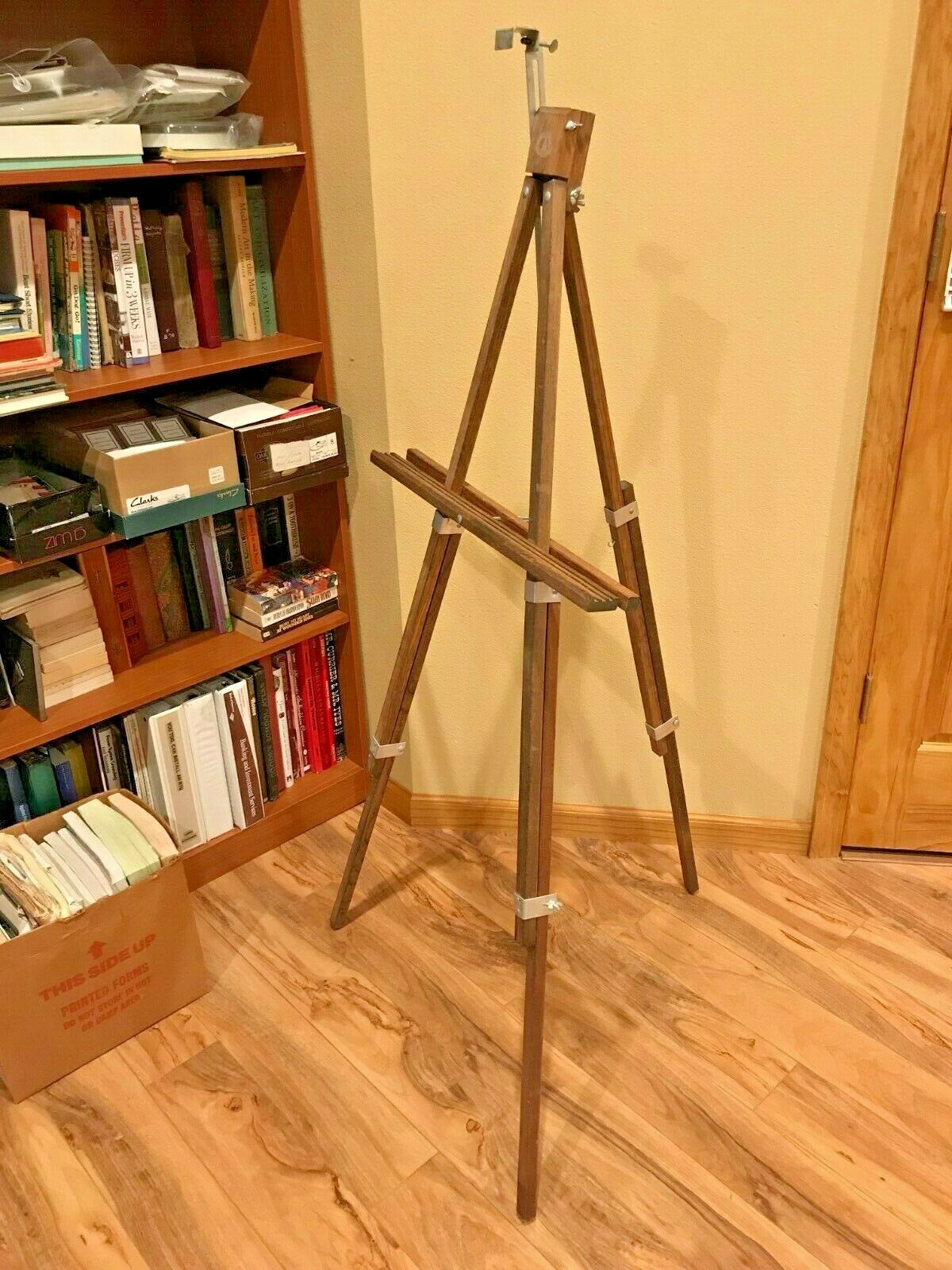 Wooden Anco Bilt Artist Adjustable Display or Painting Easel, 38 to 66 Inches