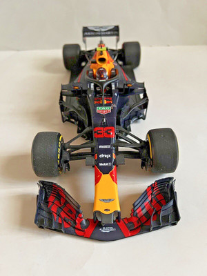 1/18 Minichamps 2018 Max Verstappen Aston Martin Red Bull RB14 Formula 1 F1