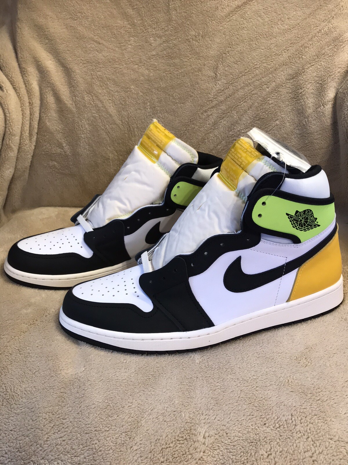 Женские кроссовки Air Jordan 1 High OG Volt Gold 555088-118, цена 1650 грн  - Prom.ua (ID#1408768416)