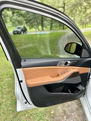 image 11 of interior