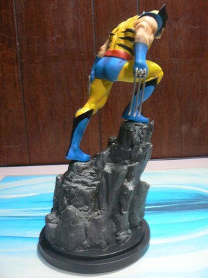 Wolverine Yellow version Statue (1st edition 2000) by Bowen