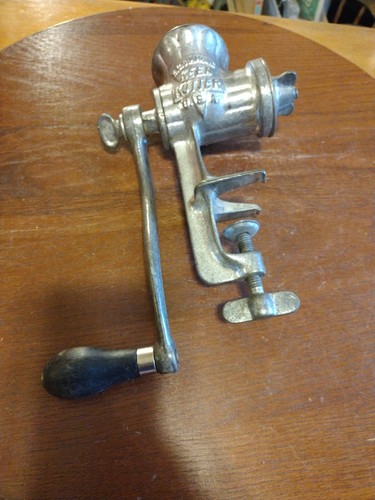 Vintage A.C. Simmons Keen Kutter KK 21 Tabletop Hand Crank Meat Grinder