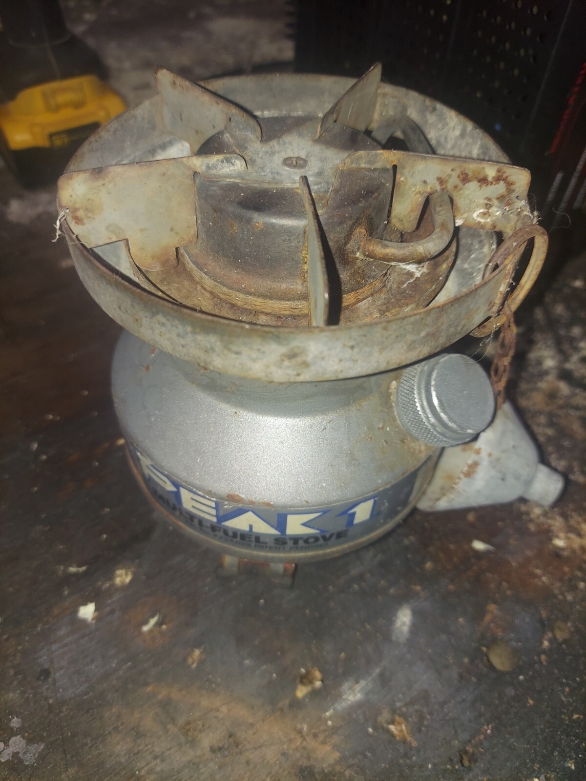 Coleman Peak 1 Model 550B Multi Fuel Camping/Backpacking Stove