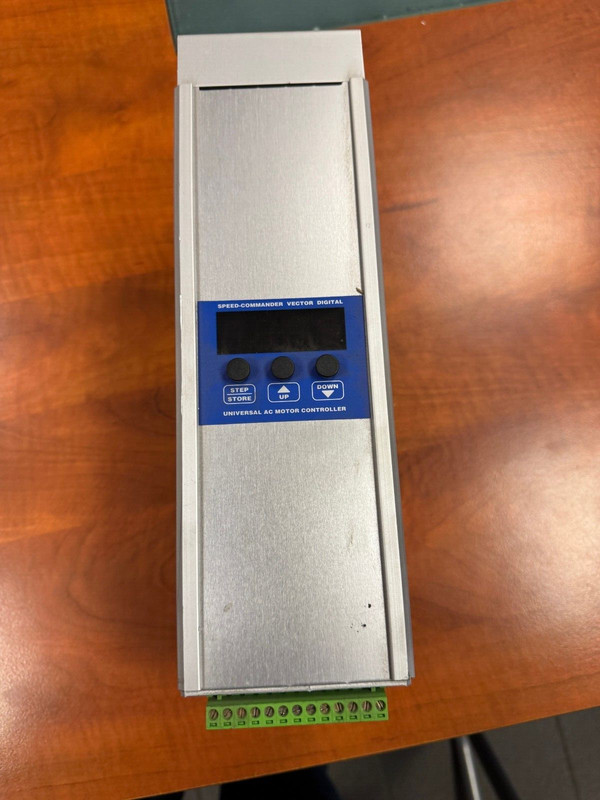 Speed-Commander Sc 1500 Iout: 3x 7amp    45-65hz