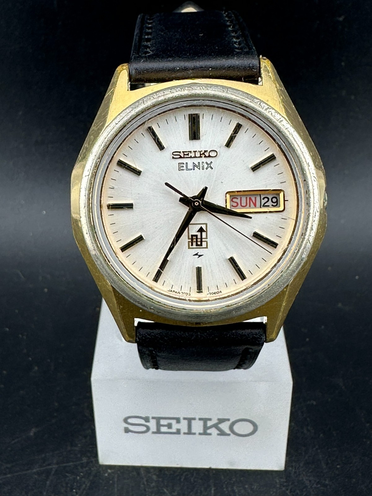 naiko様 1976 Seiko Elnix Mens Silver Dial Day Date Eng/Kanji 36mm Quartz