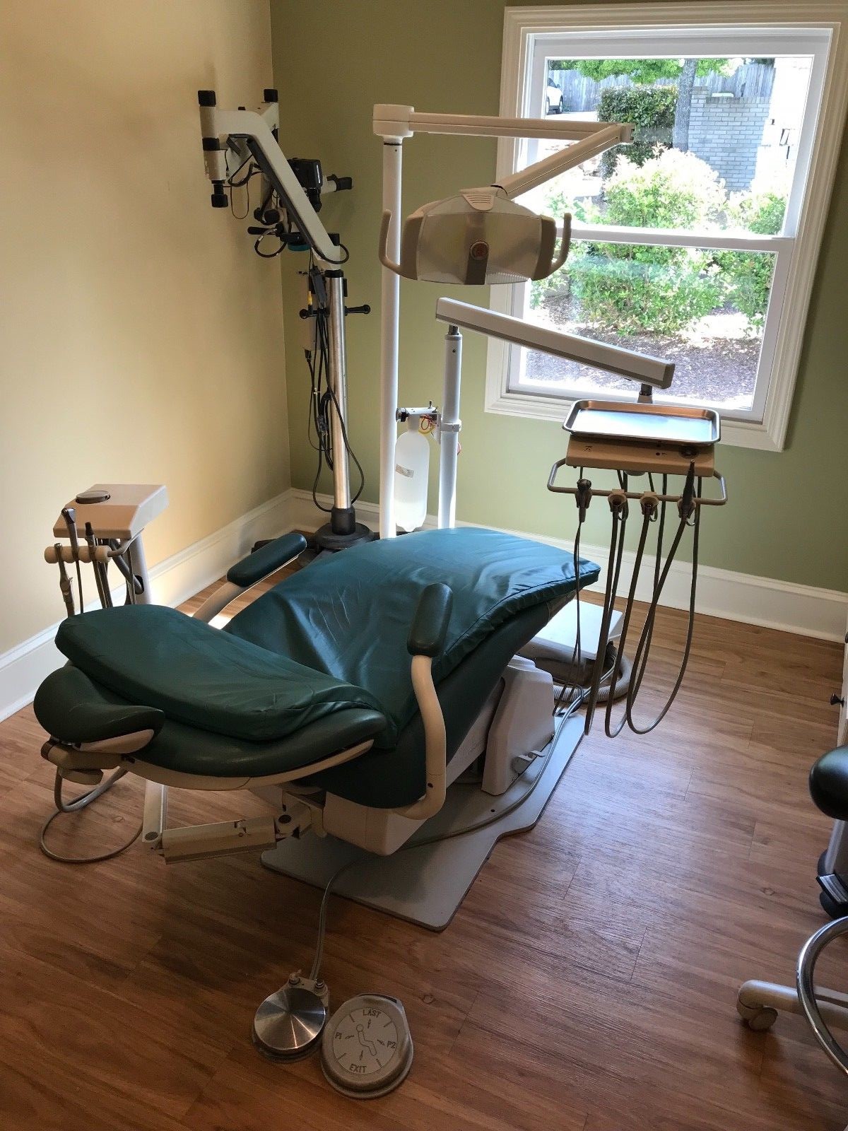 Dentech chair package, Faro patient light