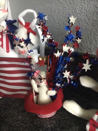 Annalee 4th of July Patriotic dolls set of 10! Excellent condition.