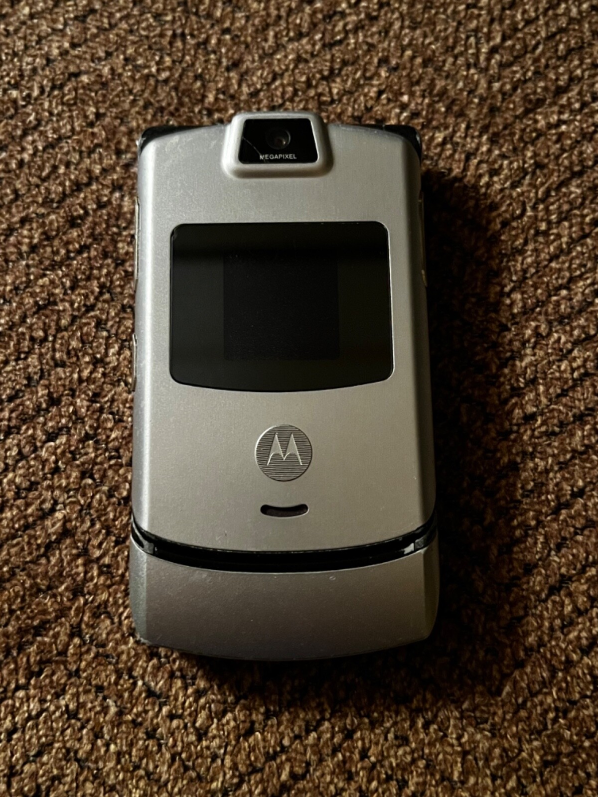 Motorola スマートフォン シルバー Motorola Silver Cellular Flip Phone | eBay