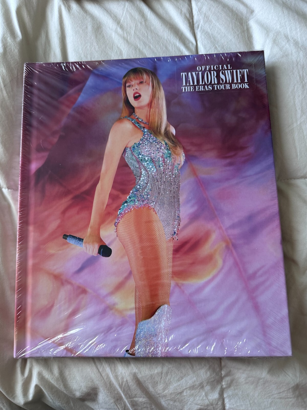 テイラースウィフト The Eras Tour Book The Official Taylor Swift The Eras Tour Book NEW | eBay