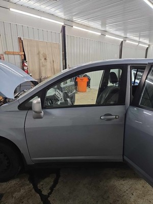 Used Left Front Door fits: NISSAN VERSA Left 07 08 09 10 11 12