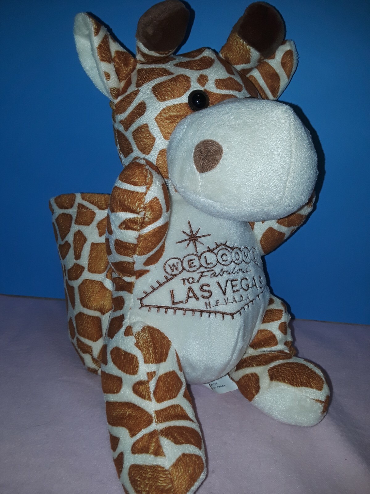 GIRAFFE with Pocket STUFFED PLUSH ANIMALS WELCOME TO LAS