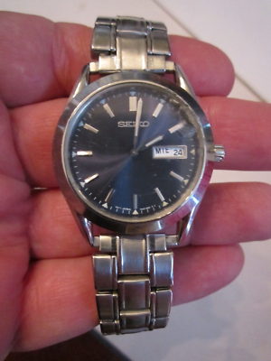 VINTAGE SEIKO QUARTZ WATCH STAINLESS STEEL WITH BLACK FACE DAY DATE 4N4884 BBA23