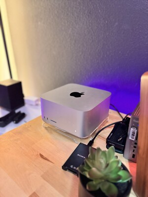 2022 M1 Ultra Mac Studio | 64 GB Ram 1 TB SSD | Apple Care + | Excellent