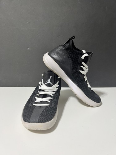 jordan reveal black and white