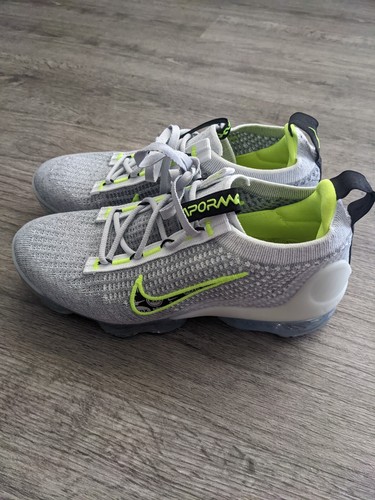 Youth Size 5.5 - Nike Air VaporMax 2021 Flyknit GS Kids Grey