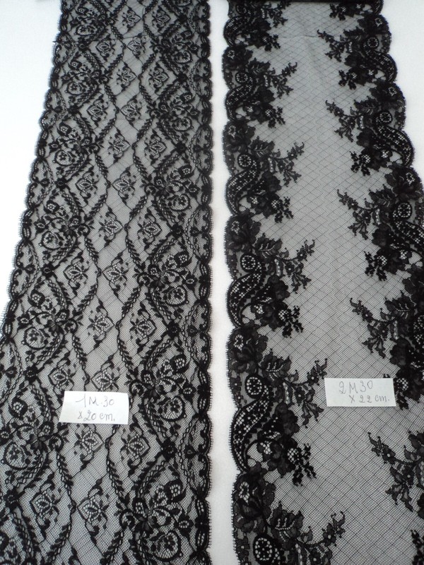 2 Coupons Superbe Dentelle De Calais Noire, 2 M 30 +1 M 30 - Largeur : 20 Cm.