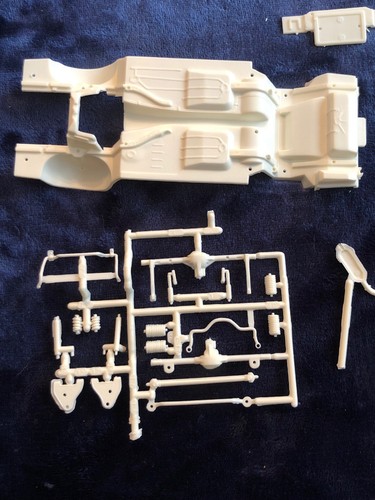 AMT/ERTL CHEVY CAMARO Z-28 JUNKYARD ONLY -  CHASSIS ONLY- NEW MODEL PARTS