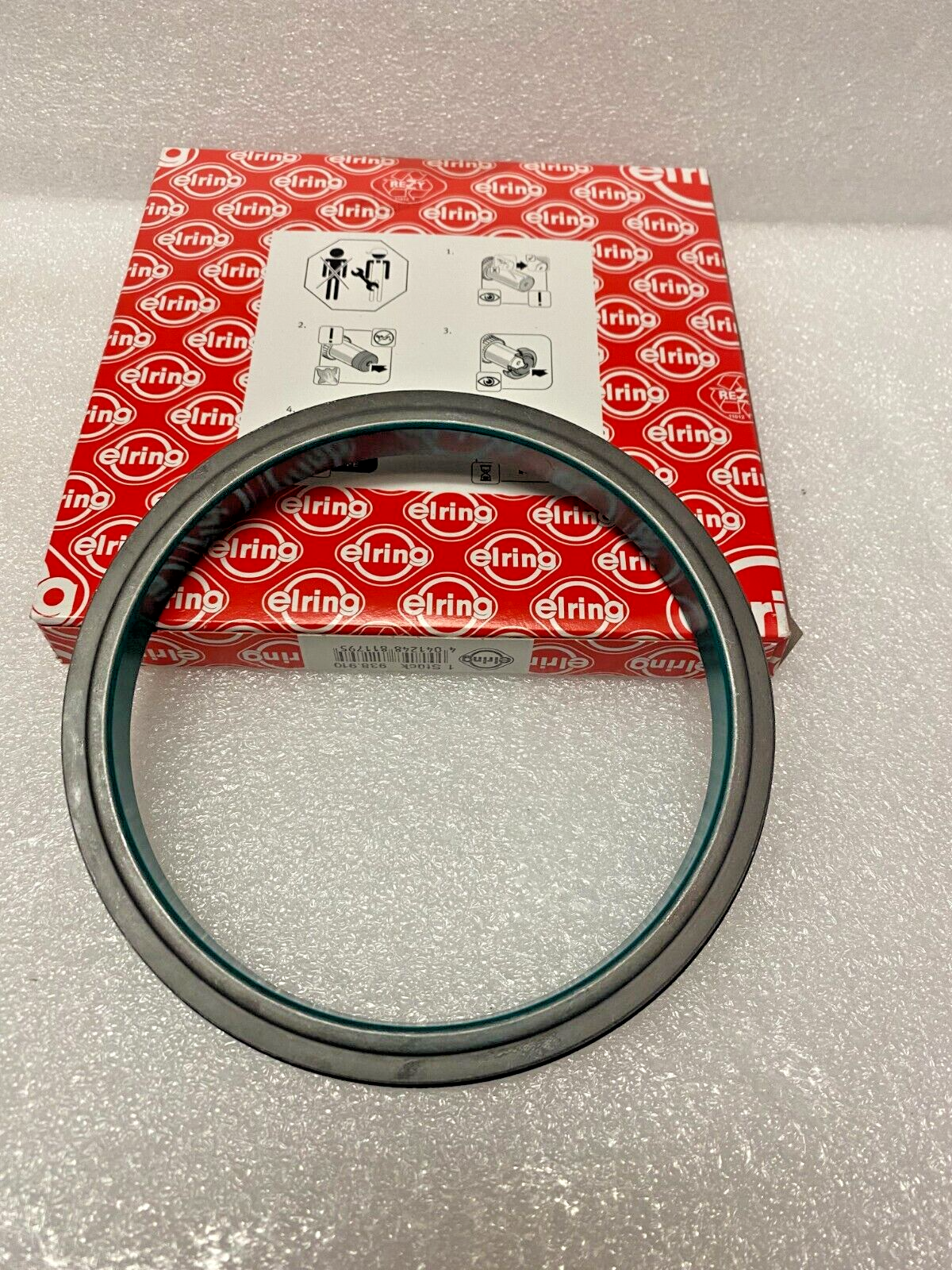 エン凸 Volvo Crankshaft Oil Seal 21779548 | Elring | Aftermarket