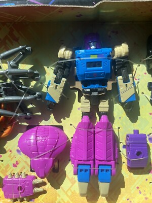 Transformers Legacy United  Headmasters Universe Squeezeplay