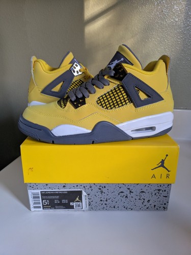 NIKE Air Jordan 4 グレー/イエロー 11 ネオンカラーＥＮＤ． エアマックス95のOGカラーを纏ったエアジョーダン4発売