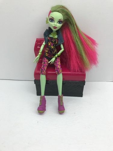 Monster High Venus McFlyTrap First Wave Doll
