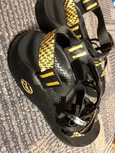 chacos womens 8 Yellow Black