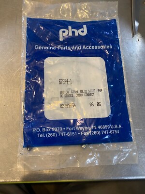 PHD Inc. 67924-1 PNP Quick Connect Proximity Switch Sensor New