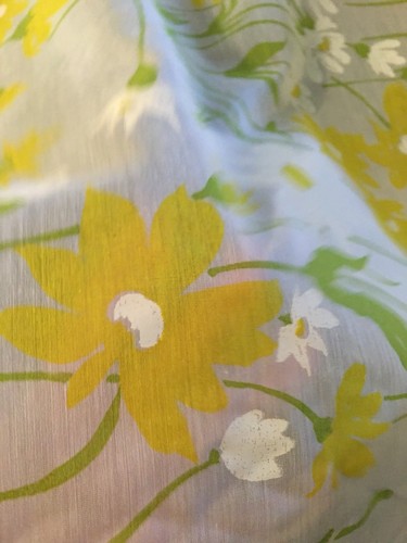 Vintage Sheer Mod Retro Fabric Daisies 45” 25 Yards Bolt