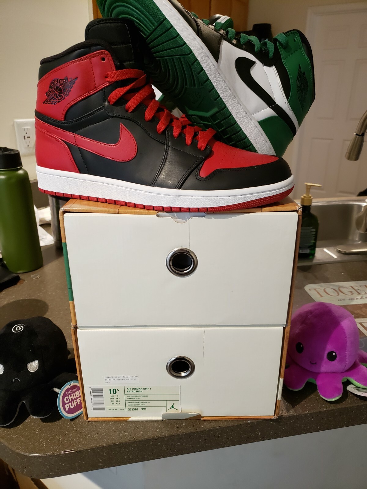 New in Box Jordan Retro 1 High DMP Pack Size 10.5 Bulls New in Box Jordan Retro 1 High DMP Pack Size 10.5 Bulls