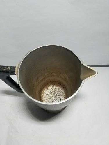 VINTAGE HAMMERED ALUMINUM CLUB COFFEE POT/PITCHER. NO LID