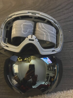 OutdoorMaster Ski Goggles PRO - Frameless, Interchangeable Lens 100% UV400 Prote