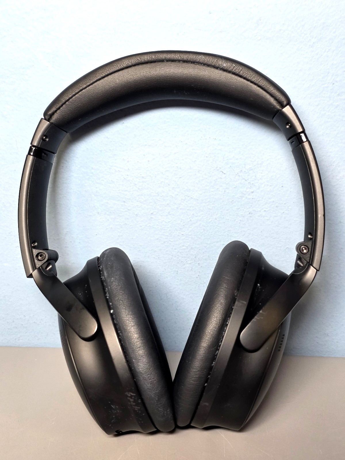 Bose Quiet Comfort - Black Noise Cancelling Headphones- Excellent