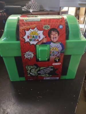 Ryan's World Cap'n Ryan's Glow in the Dark Micro Mystery Ghost Chest Series 1