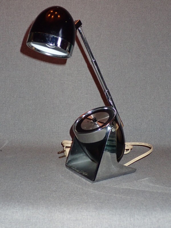 Vintage Hamilton Industries Telescoping Bullet Desk Lamp Model 60