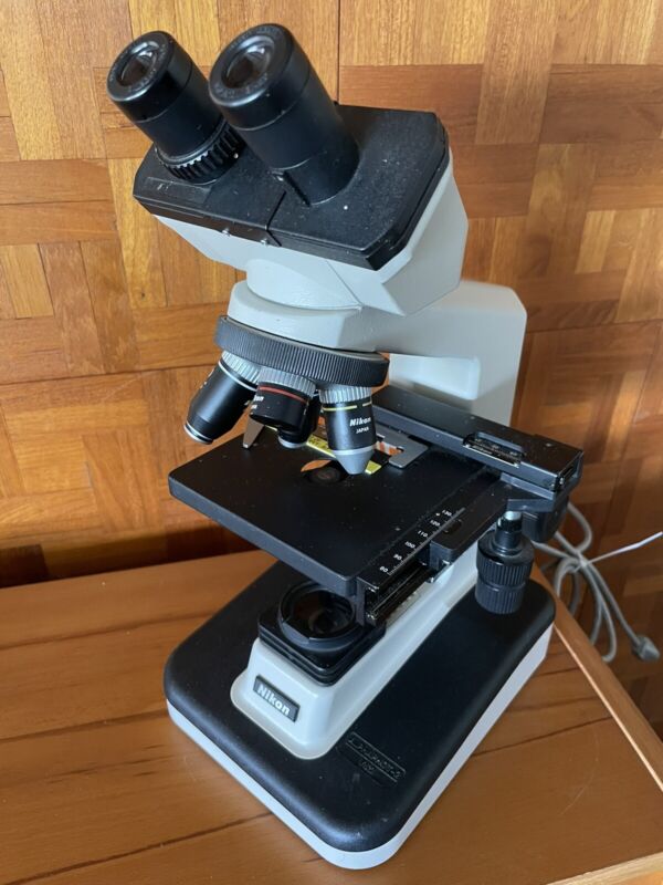 Nikon Alphaphot YS2-T Binocular Compound Microscope - 4x 10x 40x 100x