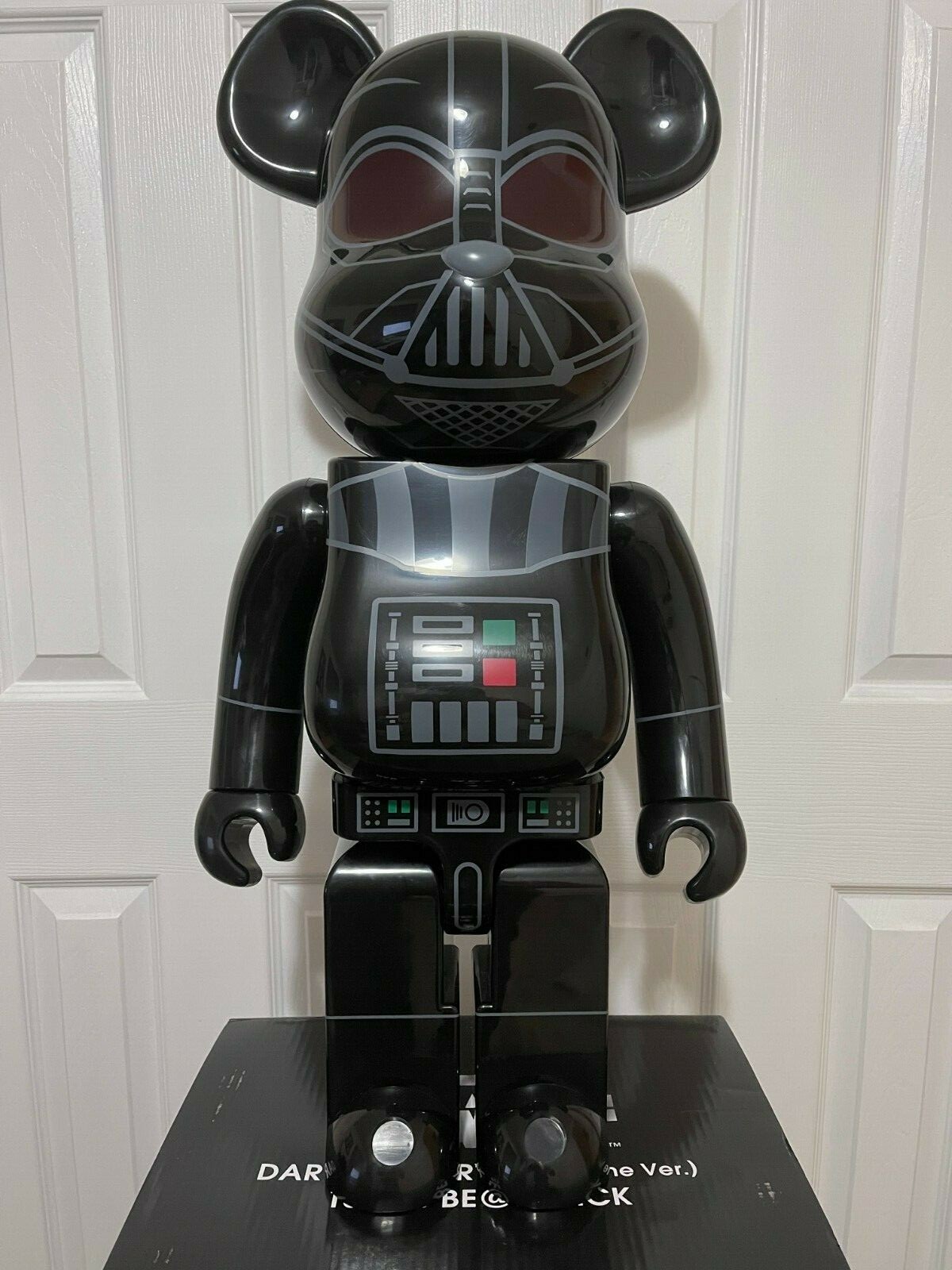 MEDICOM TOY - BE@RBRICK DARTH VADER Chrome Ver. 1000％ Medicom Toy BE@RBRICK DARTH VADER Rogue One Chrome Ver. 400