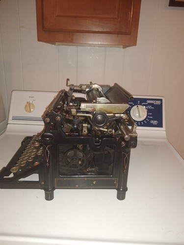 Antique Underwood Standard Typewriter No. 5 - 494410