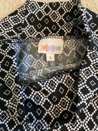 EUC LuLaRoe Kids Azure Skirt Size 8  Black White Lace Look-a-like