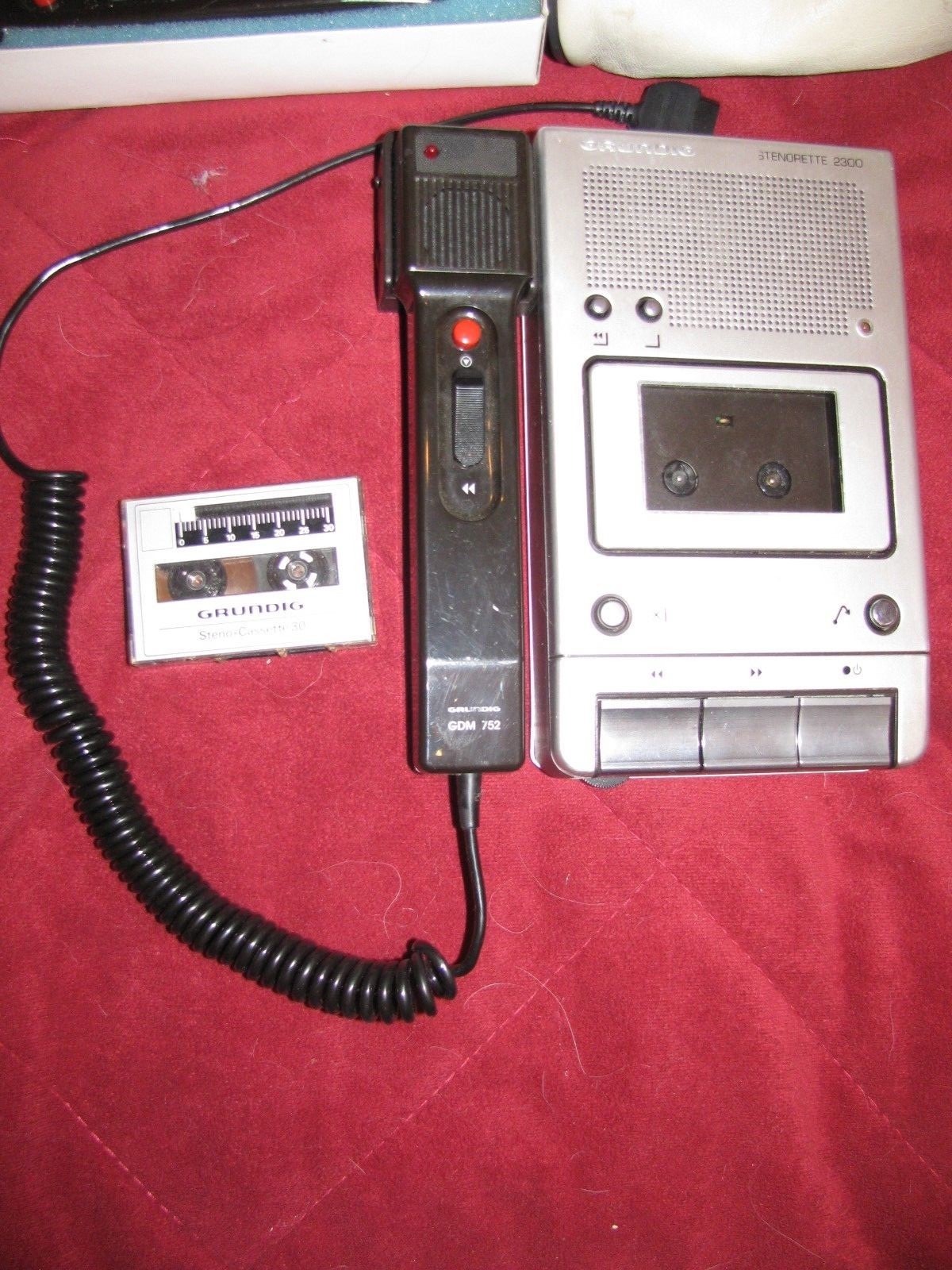 Grundig Stenorette 2300 L W/GDM 752 Mikrofon AC and Case + cartridge  Working