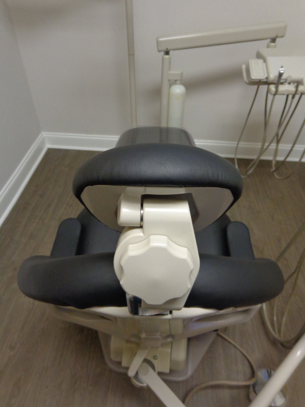 ADEC 1040 DENTAL CHAIR W/ DELIVERY UNIT & LIGHT - NEW BLACK UPHOLSTERY